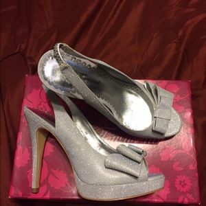 💥Lulu Townsend Ballari Silver Sling-backs