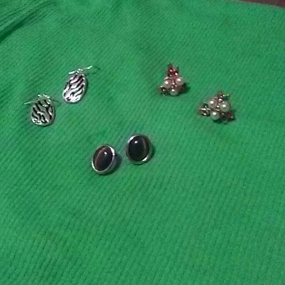 Great going out bundle earrings