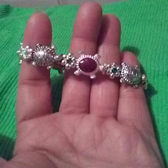 Animal bundle bracelets - Picture 2 of 2