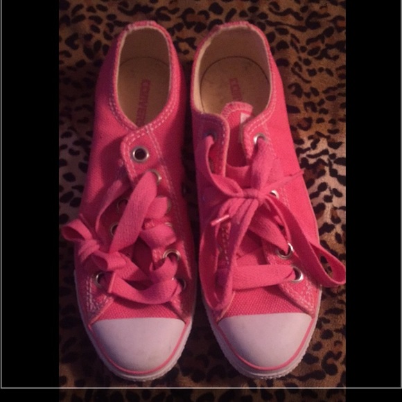 Size ten pink pair of converse.