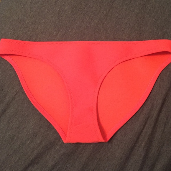 SOLD BNWT Triangl Missy Summer Fling Coral Bottom
