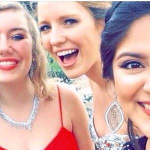 Meet your Posher, Laurel