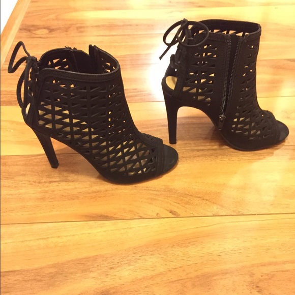 SOLD LC Lauren Conrad Peep-toe Heel, Black, Size 6 - Picture 2 of 4