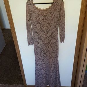 Lace maxidress