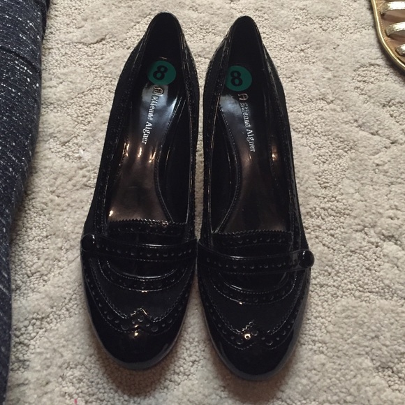 Heels - Picture 1 of 3