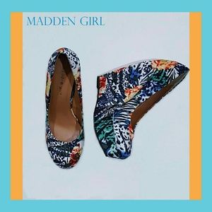 Madden Girl wedges