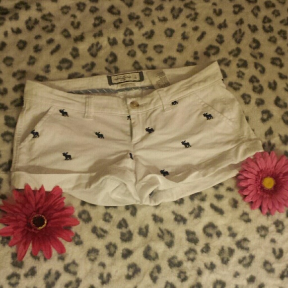 Y2K Preppy Abercrombie dressy cuffed shorts!