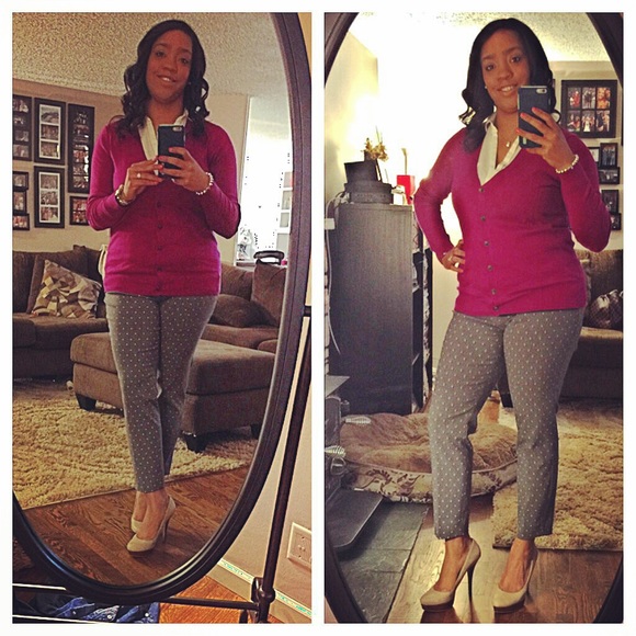 Meet your posher! Instagram: @nataliarenee - Picture 4 of 4