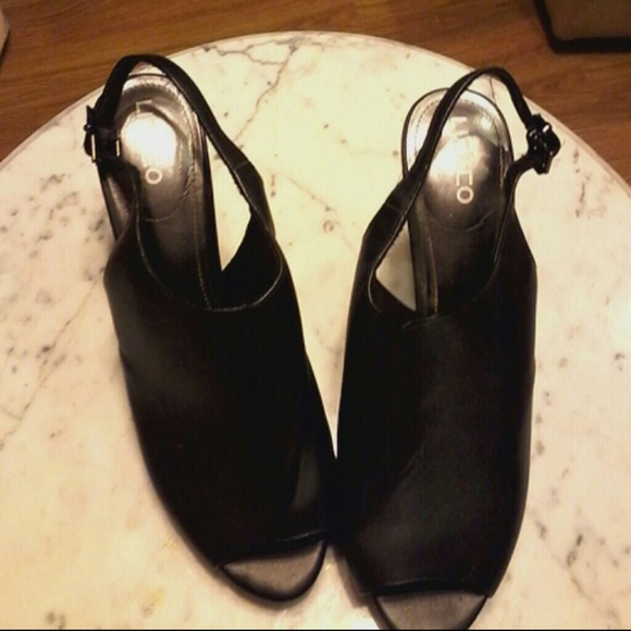 Liz n Co.  Black peep toe high heels sandals
