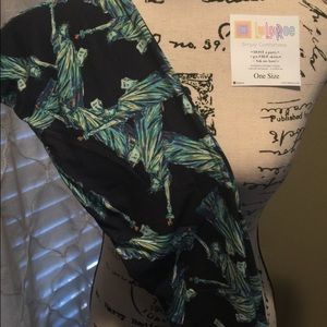 One Size (0-12) lularoe leggings. Never Worn