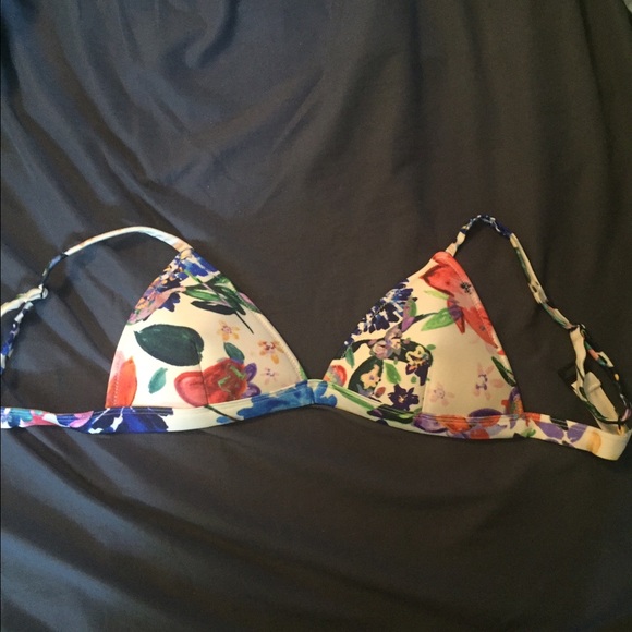 ❌SOLD ON MERCARI❌Small ++ Missy Fling Triangl Top - Picture 2 of 4