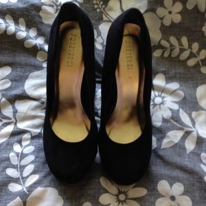 Forever 21 black faux suede wedge