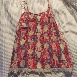 Patterned tank