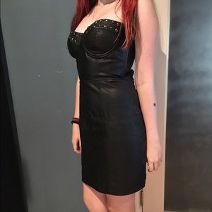 Forever 21 faux leather strapless dress💙