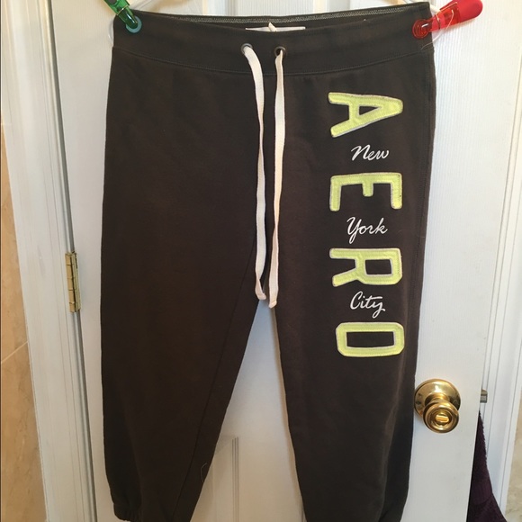 NWOT Aeropostale cropped sweats