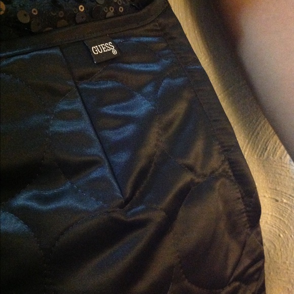 Guess Textured Mini - Picture 3 of 4