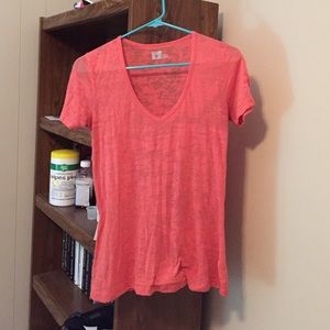 Coral distressed v-neck tee