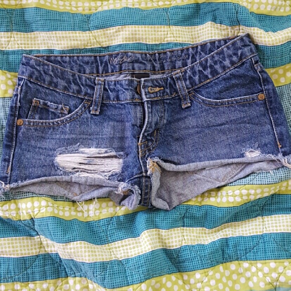 Low rise medium wash