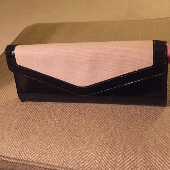 Hobo International clutch