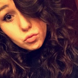 Meet your Posher, Alyssa