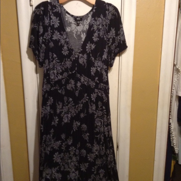 Dress - Picture 1 of 1