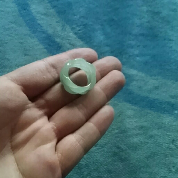 Solid Jade infinity ring - Picture 2 of 3