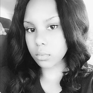 Meet your Posher, Alicia