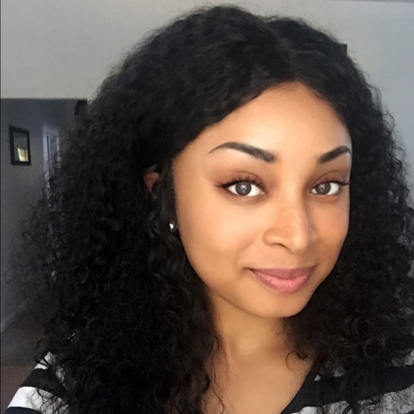 Meet your Posher, Kayla - Picture 1 of 1