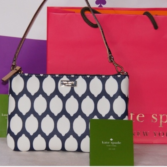 kate spade Handbags - Lemon Print/Grant Street Grainy Vinyl Lolly