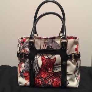 Unique, bold bag