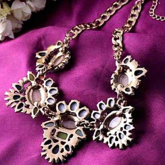 ❣BACK❣ gorgeous stone colorful statement necklace - Picture 4 of 4