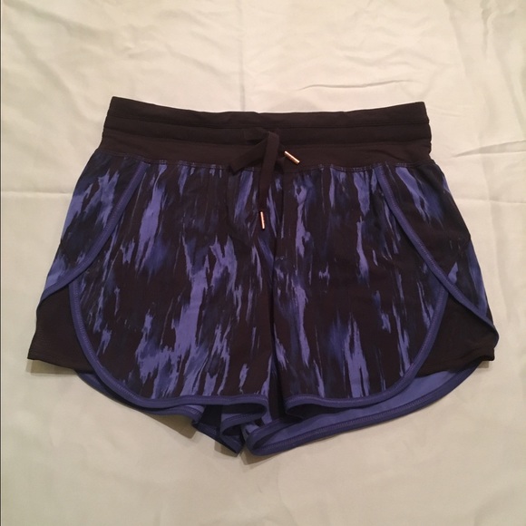 $30🅿️🅿️ Lululemon loose fitting shorts
