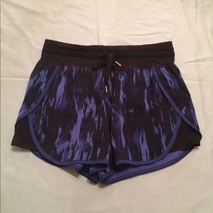$30🅿️🅿️ Lululemon loose fitting shorts