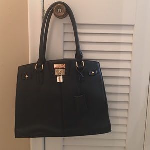 BCBG purse ✨✨SALE✨✨