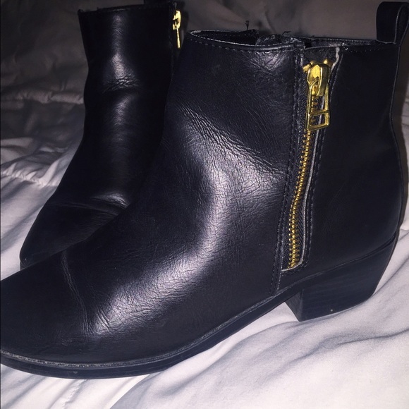 LOWEST PRICE‼️Black booties!