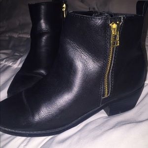 LOWEST PRICE‼️Black booties!