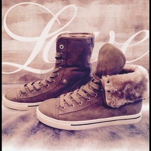 Mossimo Faux fur lined boots