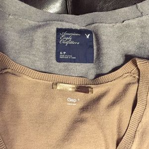 2 V-neck long sleeve sweaters Gap& AEO