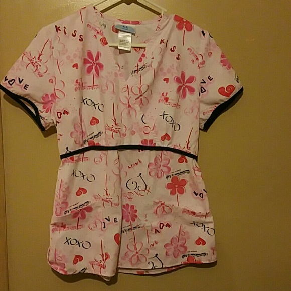 Scrub top - Picture 1 of 2