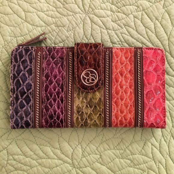 Jessica Simpson wallet