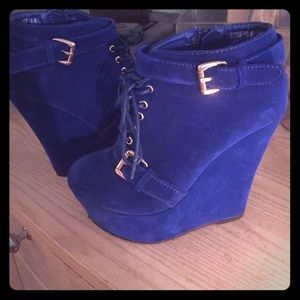 Blue Wedges