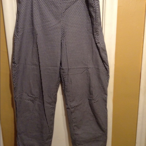 Capri pants