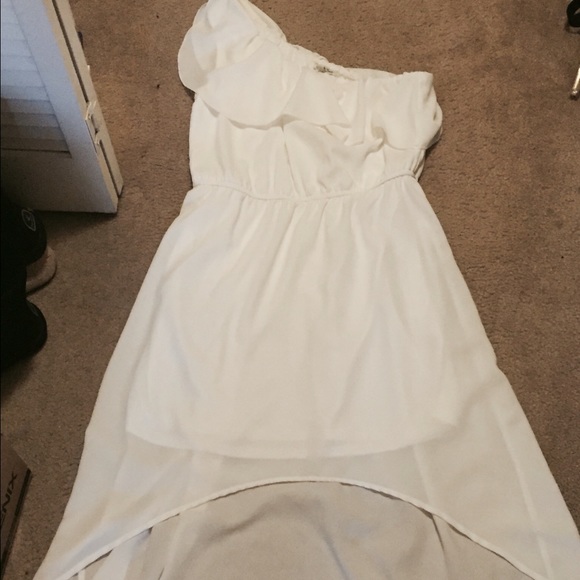 One shoulder high-low white chiffon dress - Picture 1 of 4