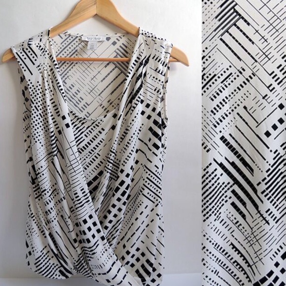 Sleeveless surplice layered shell Top