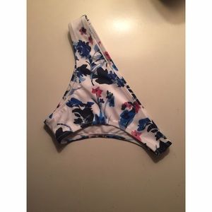 Super cute swimsuit bottoms! NWOT