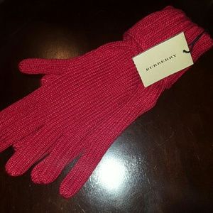 Red Burberry cashmere gloves