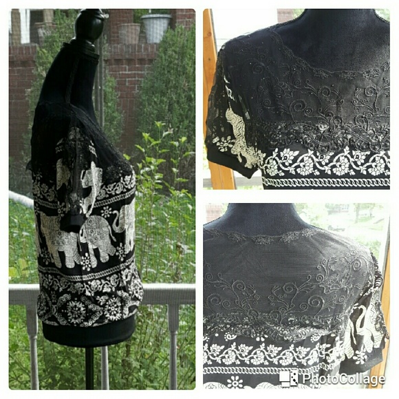 ⚠HOST PICK⚠   : Split Lace Printed Blouse Top - Picture 3 of 4