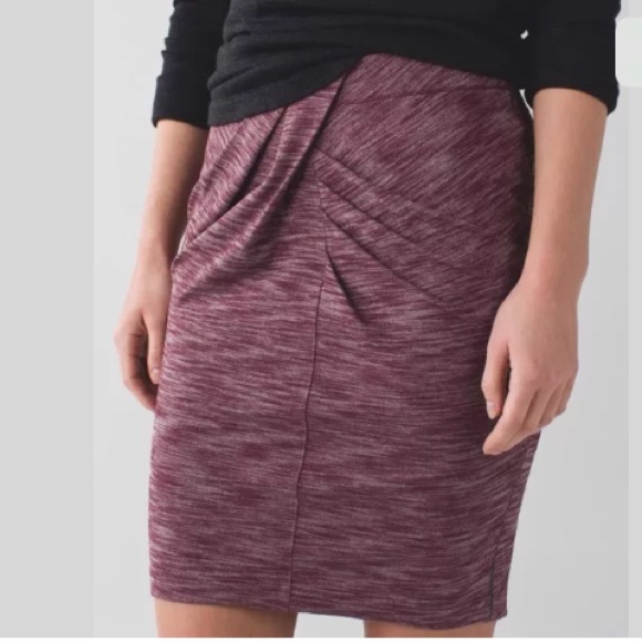 SOLD ON ♏️ Lululemon &go Where To Skirt - Picture 3 of 4