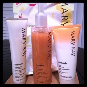 Mary Kay Satin Hands Set NWOT