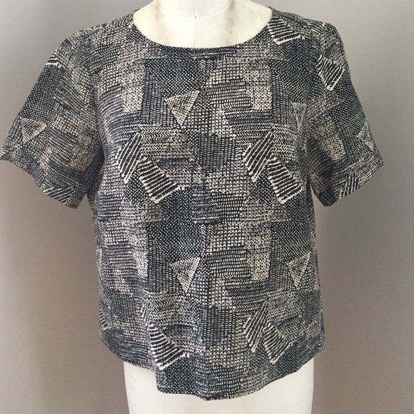 Madewell medium wide cut top